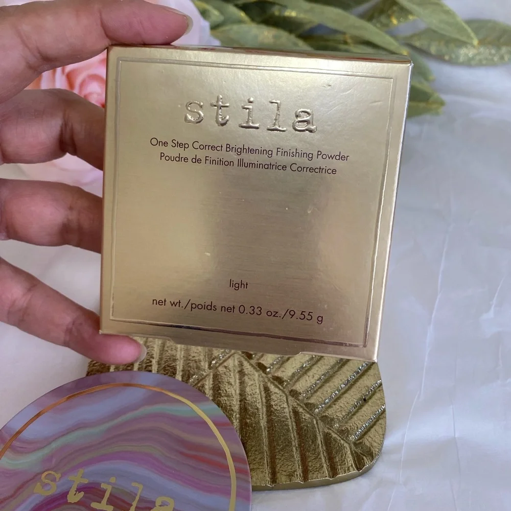 Stila One Step Correct Brightening Finishing Powder - Light - Picture 8 of 9